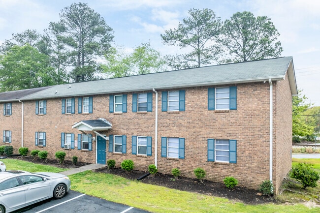 Ames Villas Apartments - The Pines at Farrow Apartments