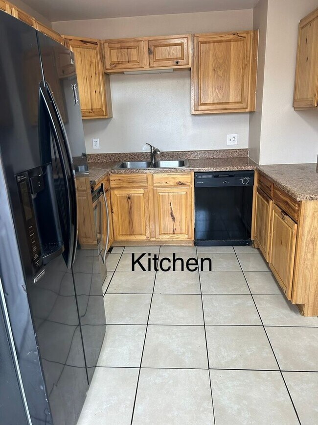 Building Photo - 2534 Cagua Dr NE