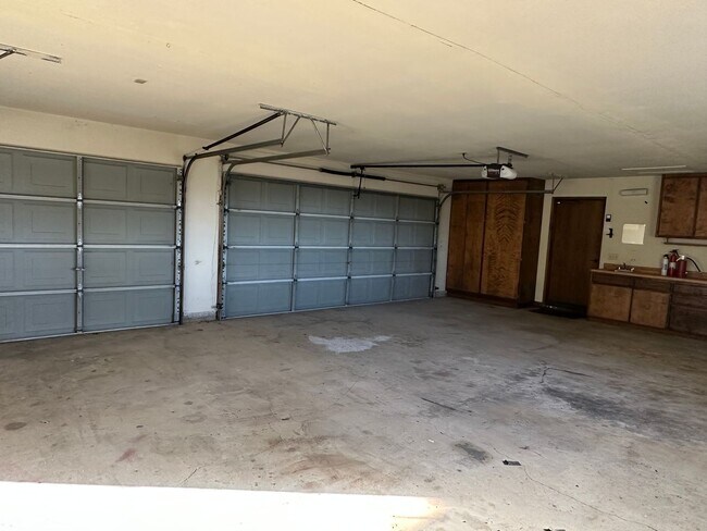 Building Photo - Bear Valley 3+4 with over 4 acres! MUST SEE!