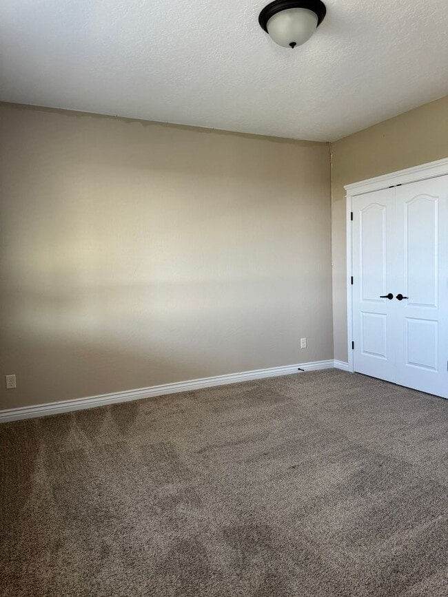 Building Photo - Executive 4-Bedroom Home for Rent