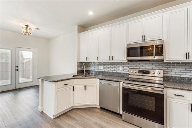 Building Photo - 913 Englewood Ln