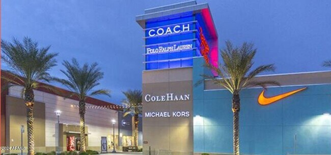 Building Photo - 9001 W Rancho Dr