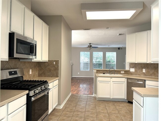 Building Photo - 18562 Carousel Creek Ct