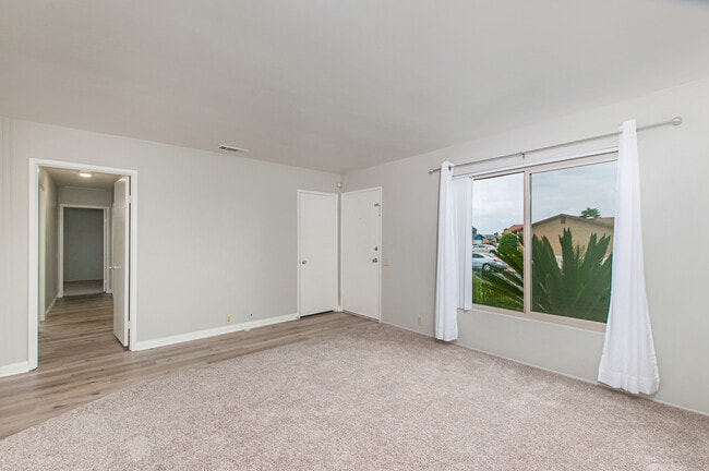 Building Photo - 3 Bedroom, 2 Bath 1374sf Detached condo in Mesa Village 92126.