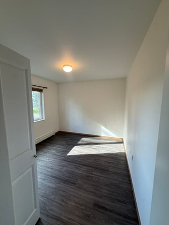 Building Photo - Modern 2-Bedroom Rental in North Pole!