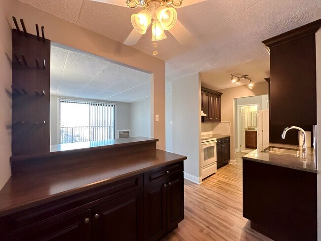 Building Photo - 9074 W Terrace Dr