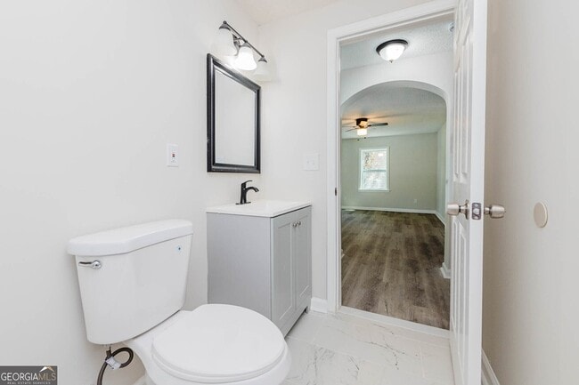 Building Photo - 3584 Log Cabin Dr