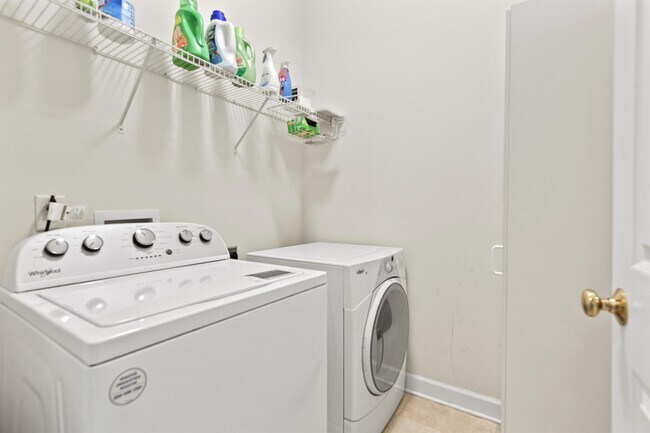 Building Photo - 3648 Billings St