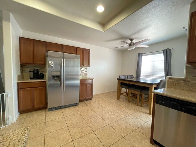 Building Photo - Large 4 Bedroom 2 bath Home in Chocolate Drop Neighborhood