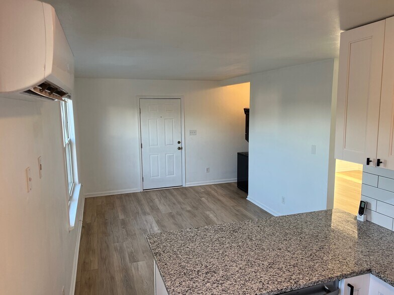 Building Photo - 9604 19th Bay St