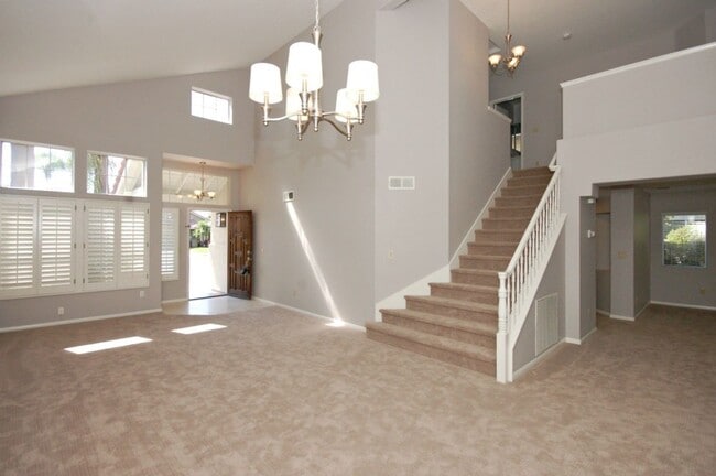 Primary Photo - Lovely 3BR/2.5BA Home with Gorgeous Featur...