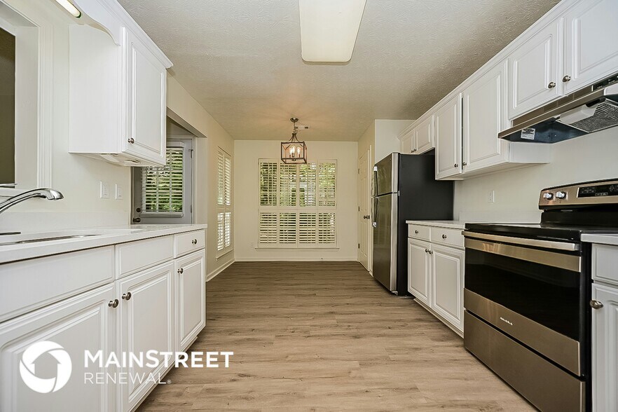 Building Photo - 9551 Ashley Oaks Dr
