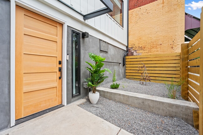 Building Photo - 4037 Penn Ave