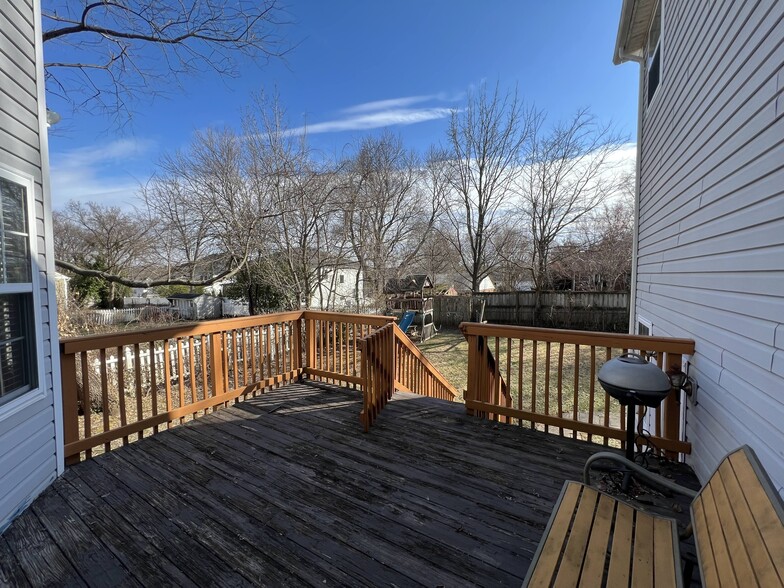 Deck - 6715 Dean Dr