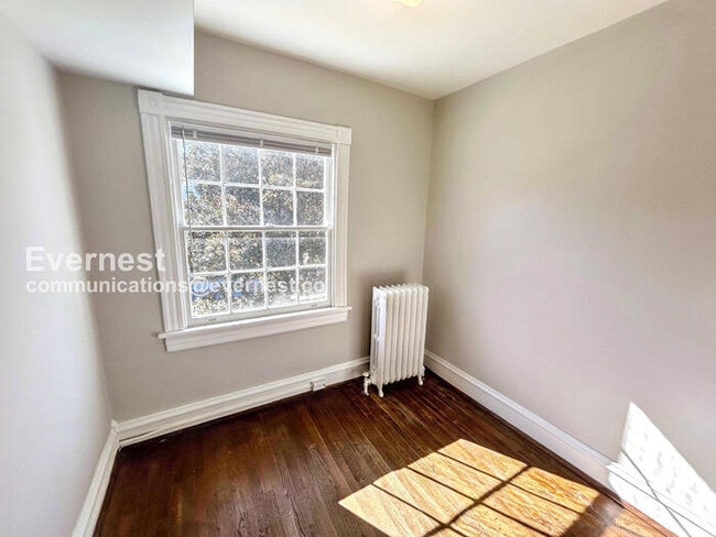 Building Photo - 2708 W Grace St