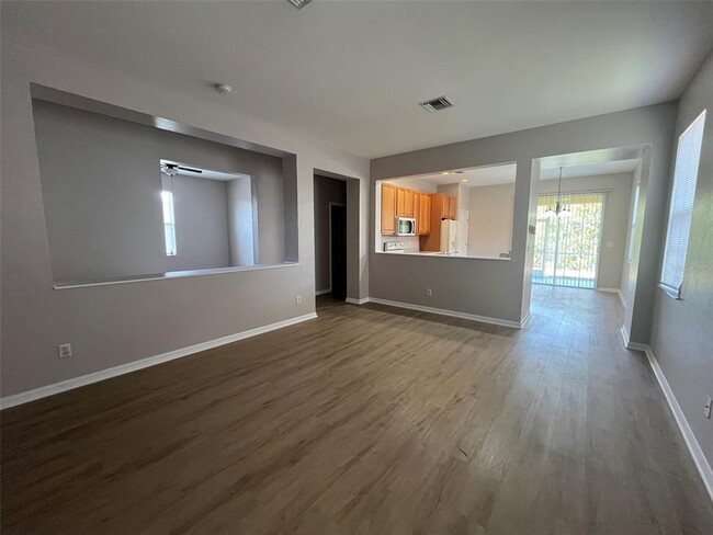 Building Photo - 13282 SW Pembroke Cir N