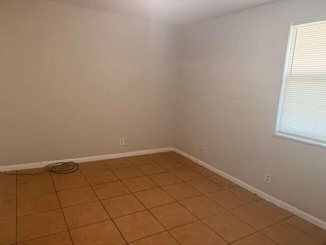 Building Photo - 314 Douglass Ave