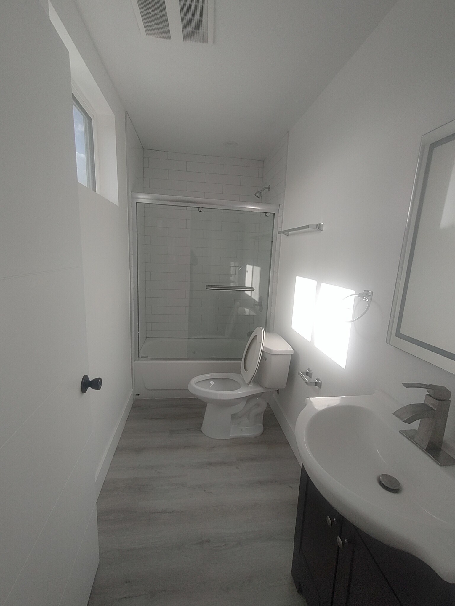 Building Photo - 1575 W 37th Plz