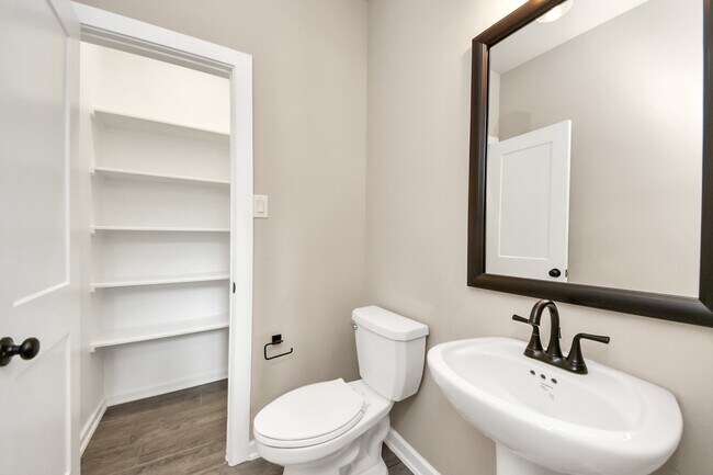 Building Photo - 7006 Winterberry Gln Ln