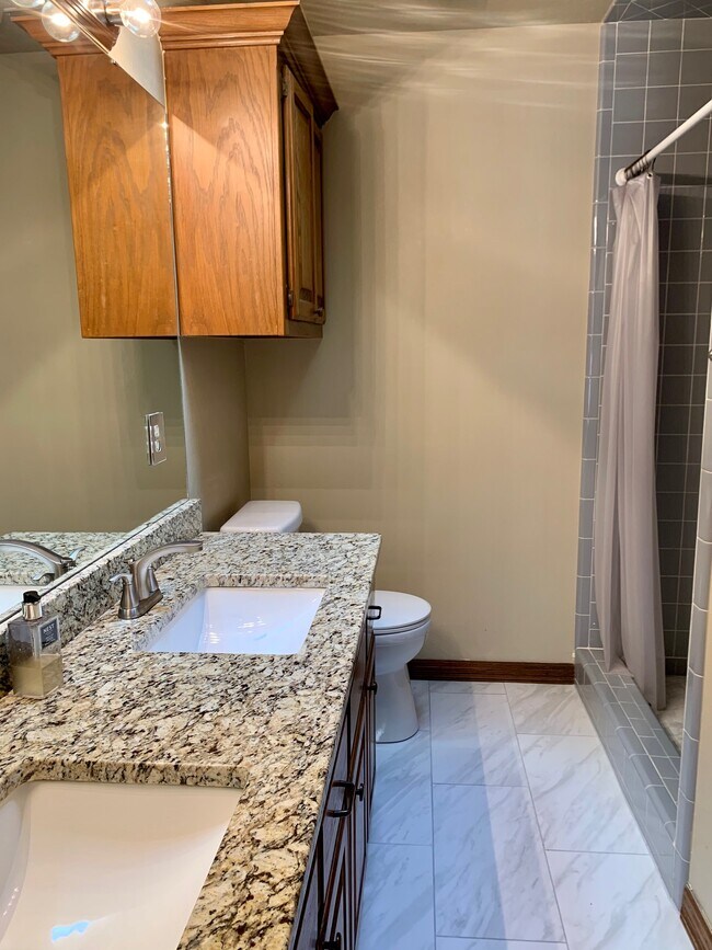 Building Photo - 3800 Havenbrook Cir