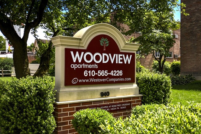 Welcome Sign - Woodview Apartments