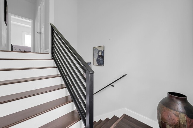 Building Photo - 2116 Oatfield Dr