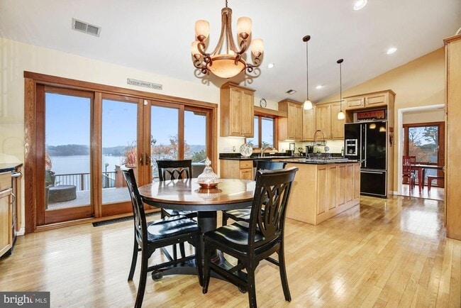 Building Photo - 209 Winchester Beach Dr