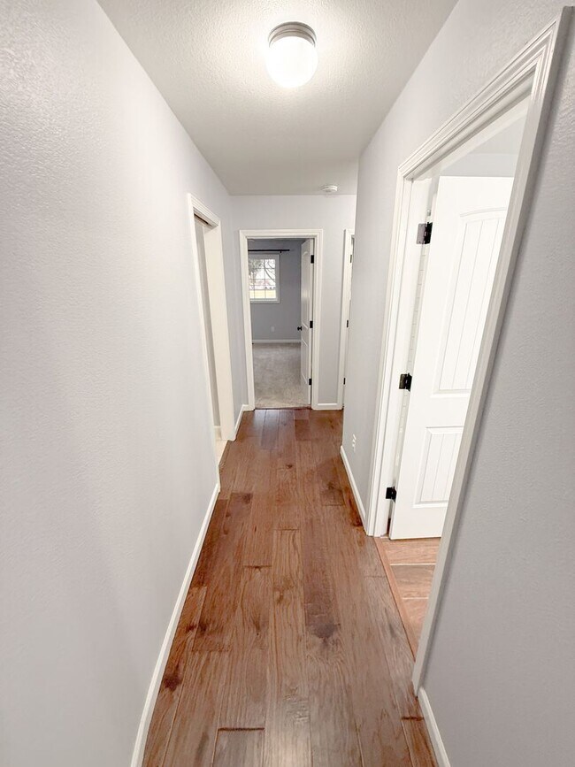 Building Photo - 4 Bedroom, 2 Bath in Pine Grove