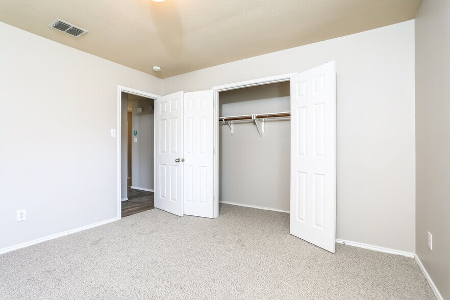 Building Photo - 529 Indian Paintbrush