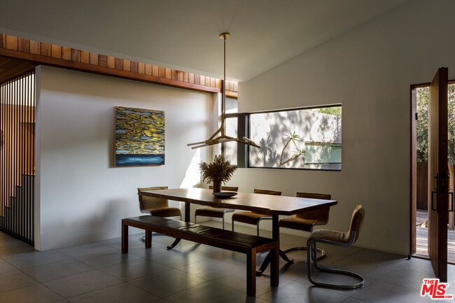 Building Photo - 8970 Wonderland Park Ave