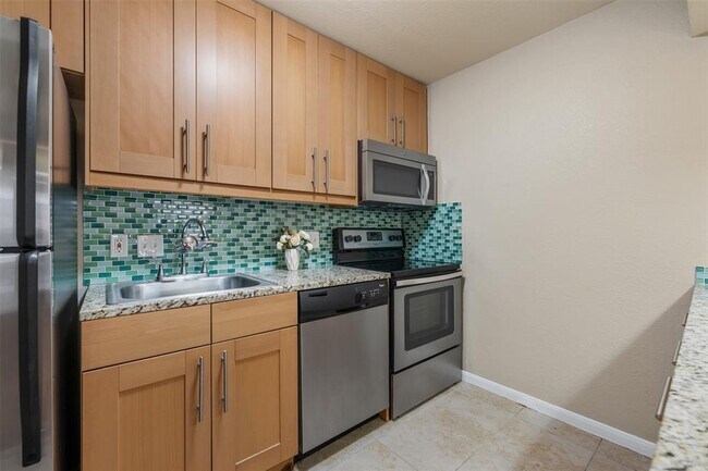 Building Photo - 7685 Northcross Dr