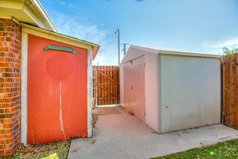 Building Photo - 4553 Southern Oak Ln