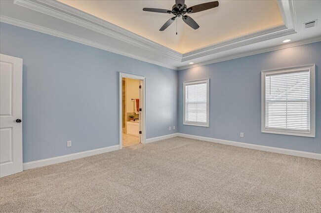 Building Photo - 3067 Rosewood Dr