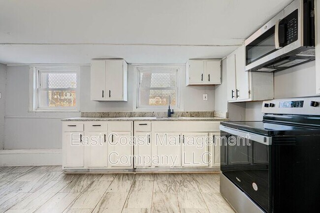 Building Photo - 2878 Harford Rd