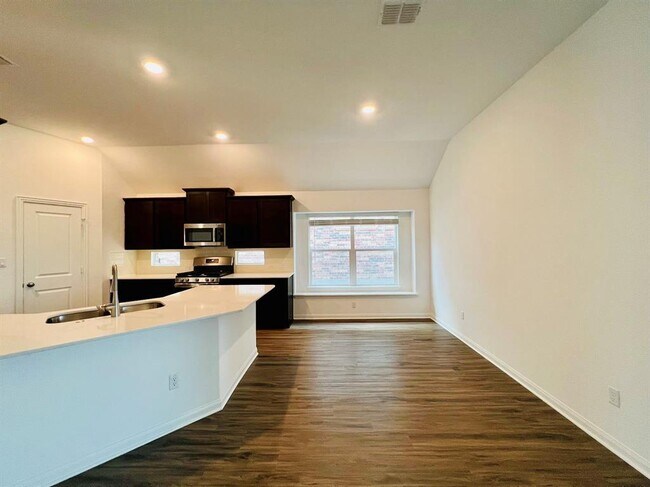 Building Photo - 12203 Perritos Pl