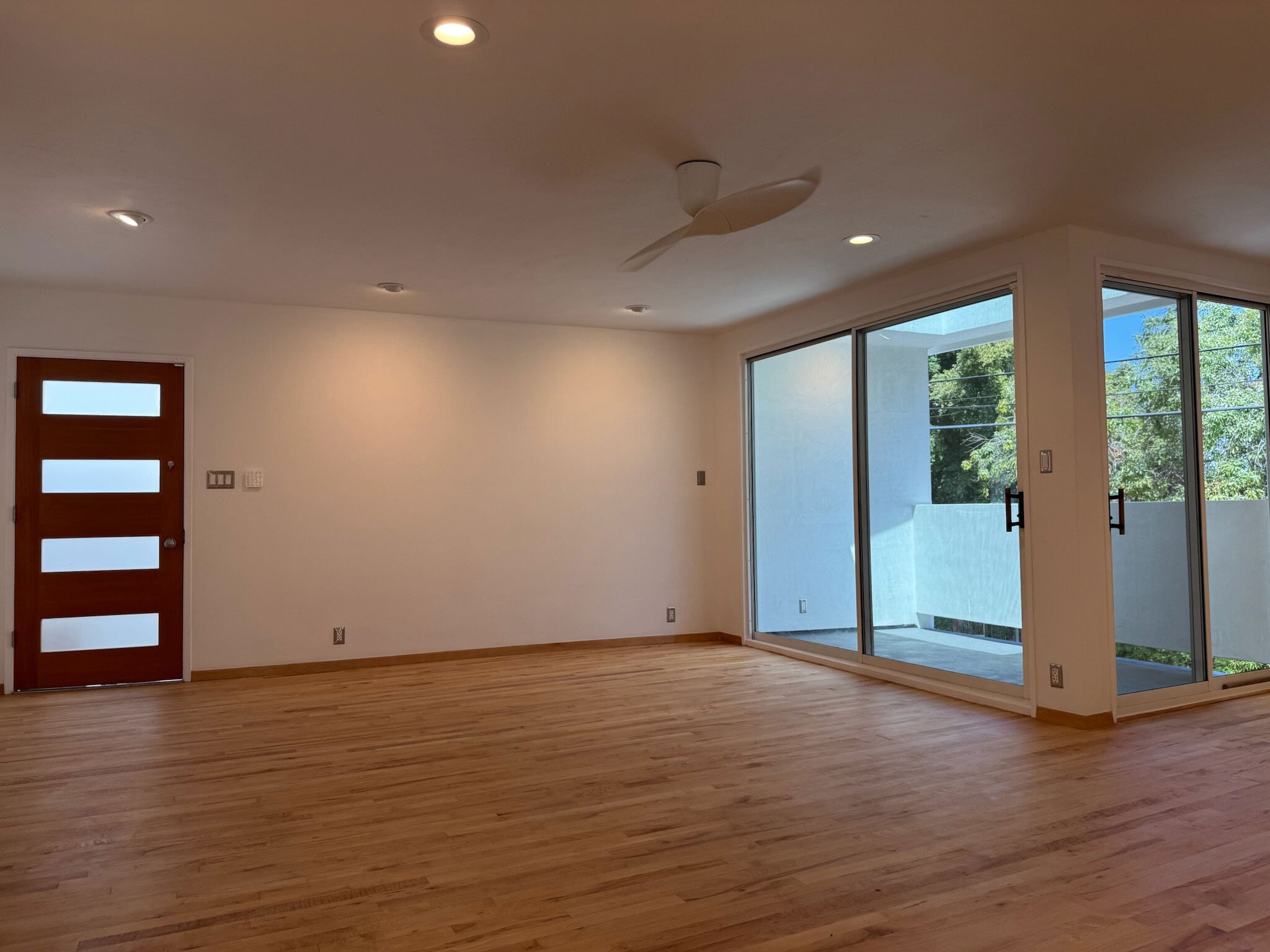 Building Photo - 8863 Lookout Mountain Ave