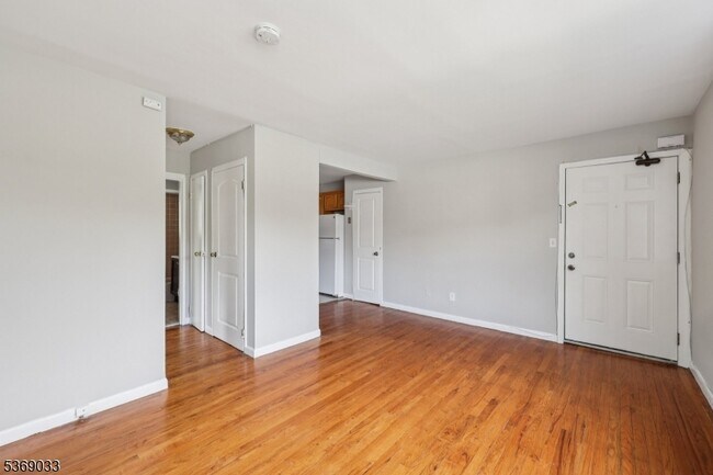 Building Photo - 222 2nd St
