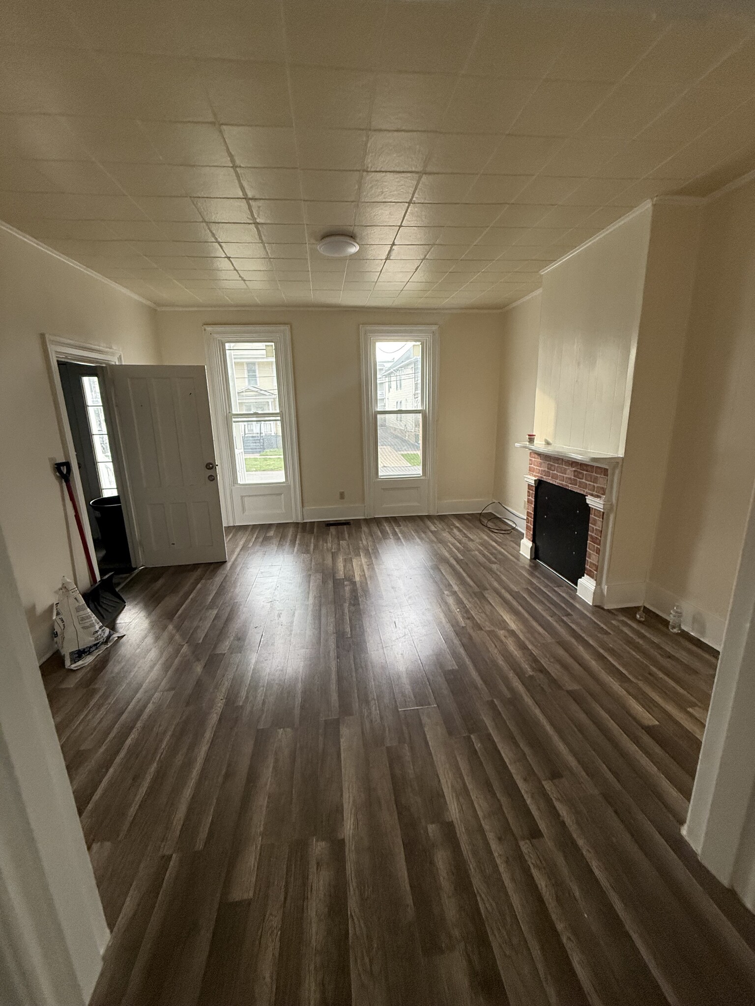 Building Photo - 1119 Saint Vincent St