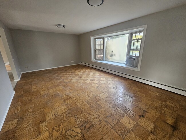 Building Photo - 863 N Northwest Hwy