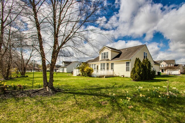 Building Photo - 30 Wanoma Cir