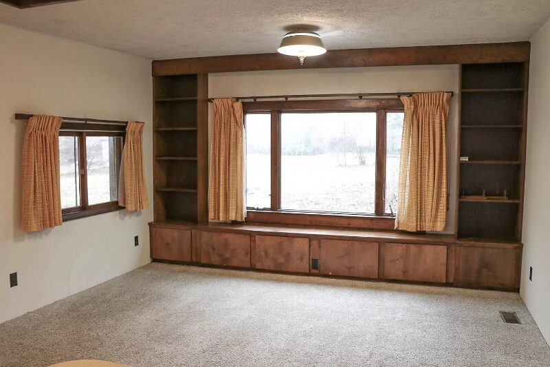 Building Photo - 425 N Hillsdale Dr