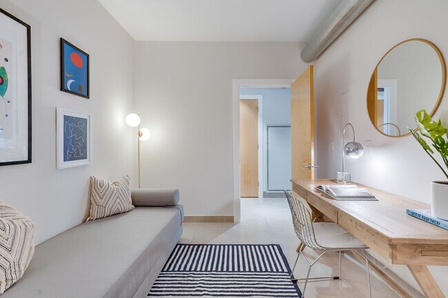 Building Photo - Logan Circle Condo | 2 Bed | 2 Bath | 1,000 Sf | 1 Garage Parking Space Available for Rent