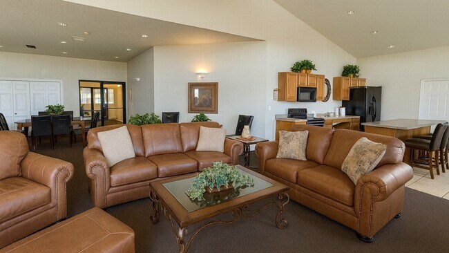 Building Photo - Diamond Valley Apartments Plan F