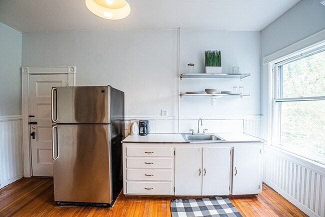 Building Photo - 18 Whittier St