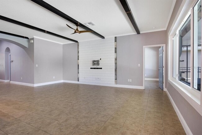 Building Photo - 6827 Park Strand Dr