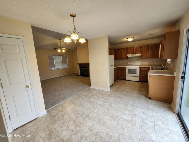 Building Photo - 405 Alec Ct