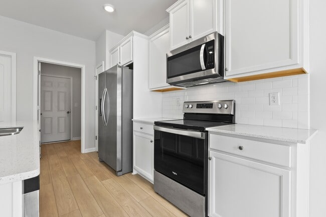 Building Photo - 127 Raiden Cir