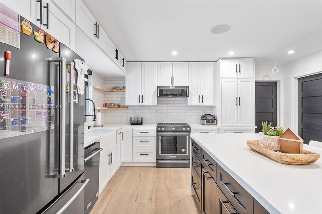 Building Photo - 10950 NW 16th Ct