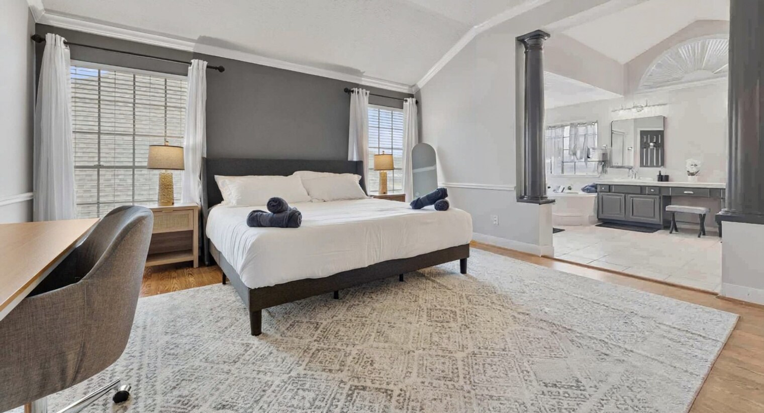 Building Photo - 1905 Navajo Dr