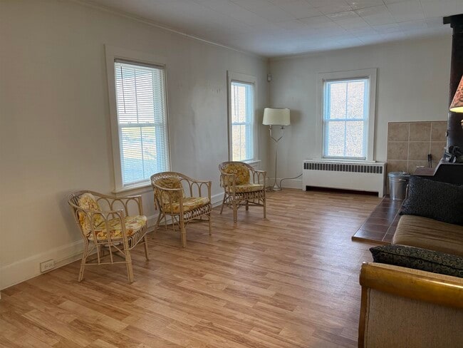 Building Photo - 477 Myers Rd